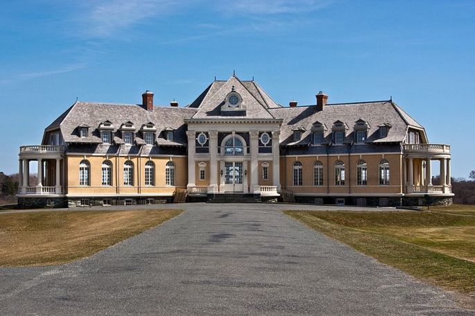 Newport Country Club Golf Clubhouse