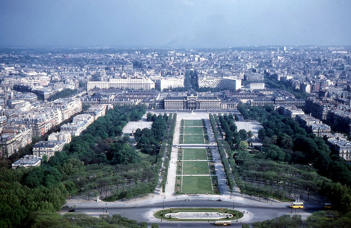 Paris, Champ de Mars in 1960